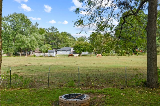 680 E Trakel Place, Springfield, MO 65810