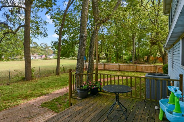 680 E Trakel Place, Springfield, MO 65810