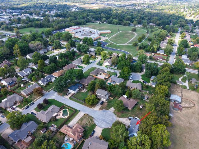 680 E Trakel Place, Springfield, MO 65810