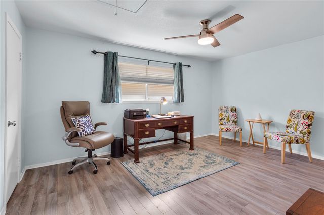 18214 Heritage Lane 8214, Nassau Bay, TX 77058