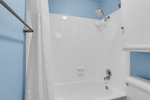 18214 Heritage Lane 8214, Nassau Bay, TX 77058