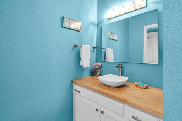 18214 Heritage Lane 8214, Nassau Bay, TX 77058