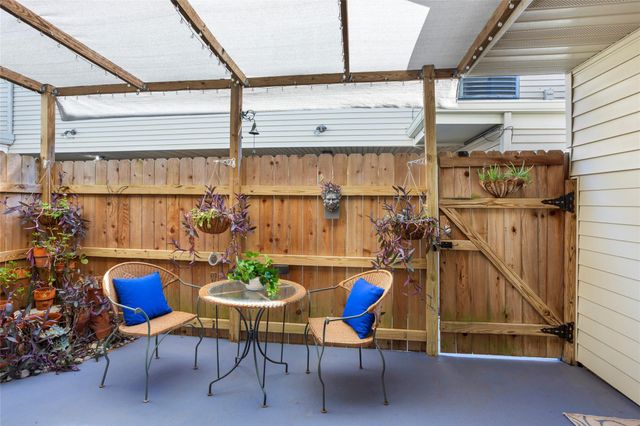 18214 Heritage Lane 8214, Nassau Bay, TX 77058