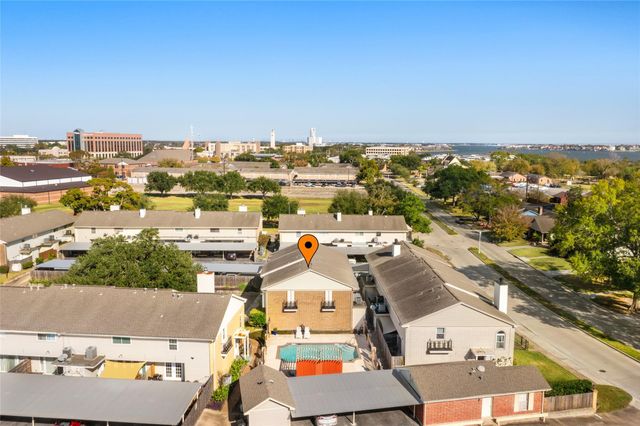 18214 Heritage Lane 8214, Nassau Bay, TX 77058