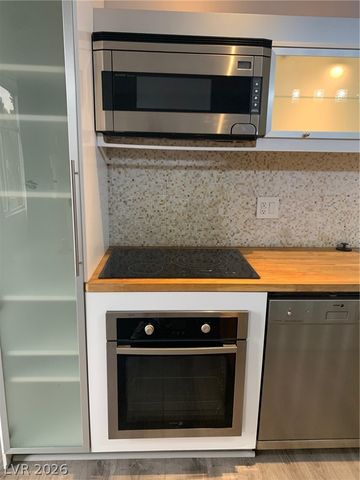 3111 Bel Air Drive 211, Las Vegas, NV 89109