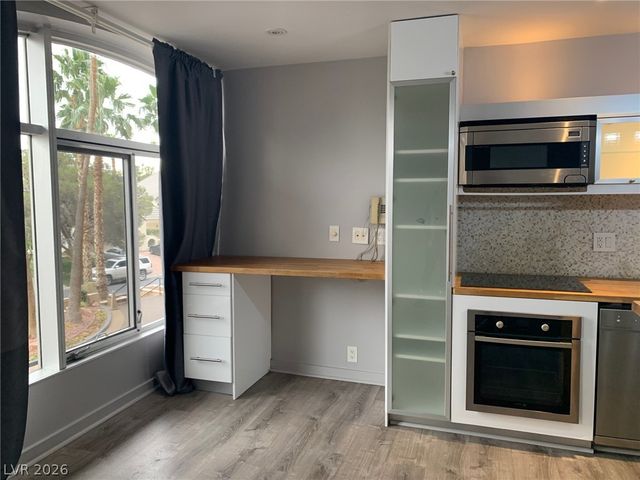 3111 Bel Air Drive 211, Las Vegas, NV 89109