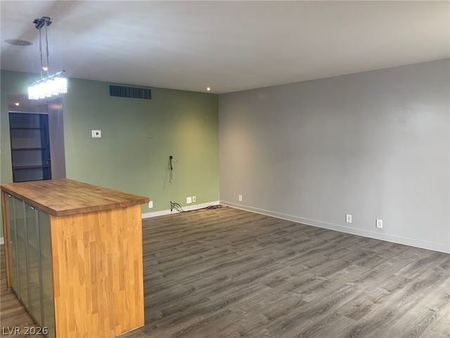 3111 Bel Air Drive 211, Las Vegas, NV 89109