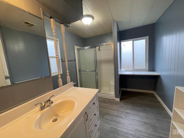 97 Cinnamon Lane, Bakersfield, CA 93308