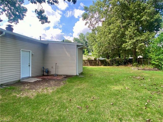 328 Barcelona LN, Virginia Beach, VA 23452
