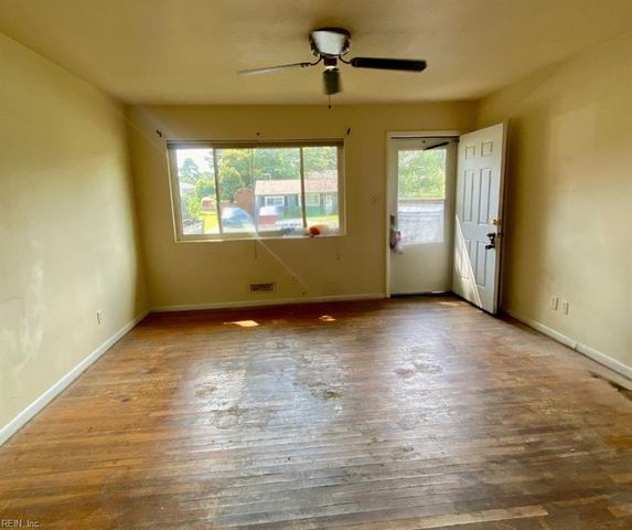 328 Barcelona LN, Virginia Beach, VA 23452