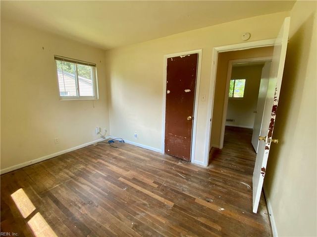 328 Barcelona LN, Virginia Beach, VA 23452