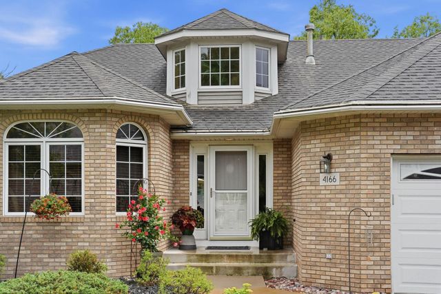 4166 Thornhill Lane, Vadnais Heights, MN 55127