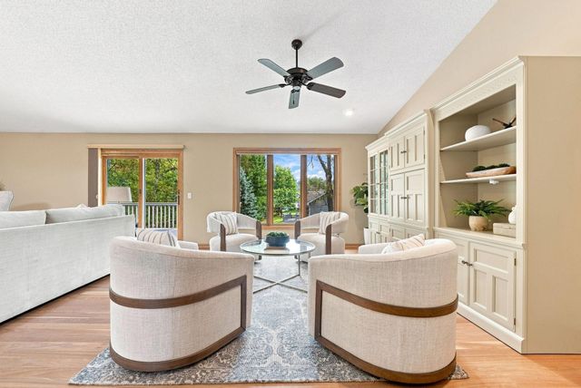 4166 Thornhill Lane, Vadnais Heights, MN 55127