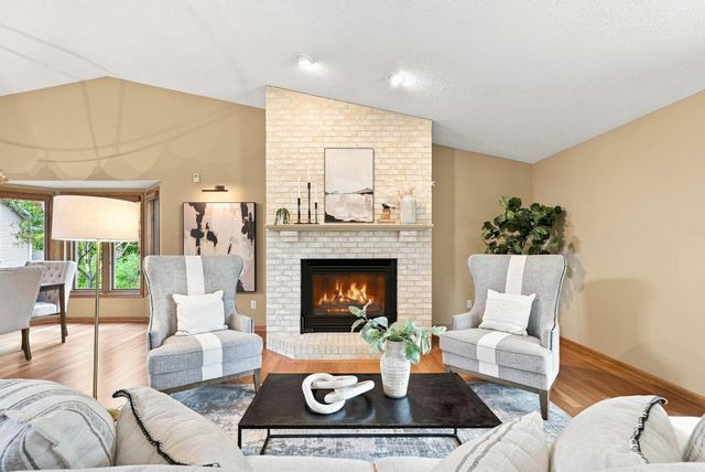 4166 Thornhill Lane, Vadnais Heights, MN 55127