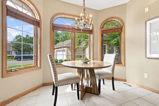 4166 Thornhill Lane, Vadnais Heights, MN 55127