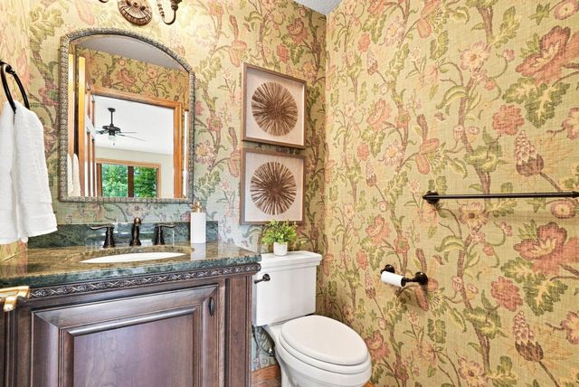 4166 Thornhill Lane, Vadnais Heights, MN 55127
