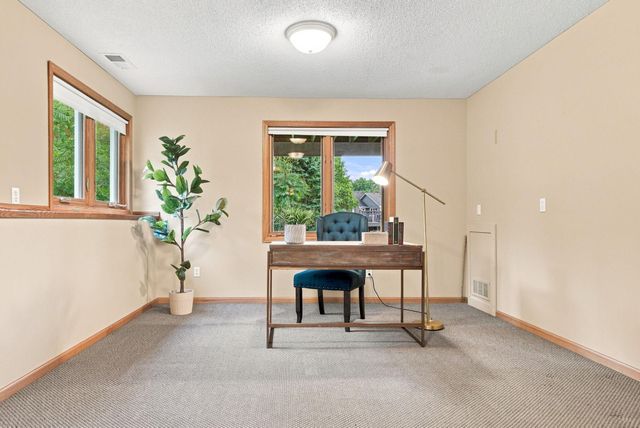 4166 Thornhill Lane, Vadnais Heights, MN 55127
