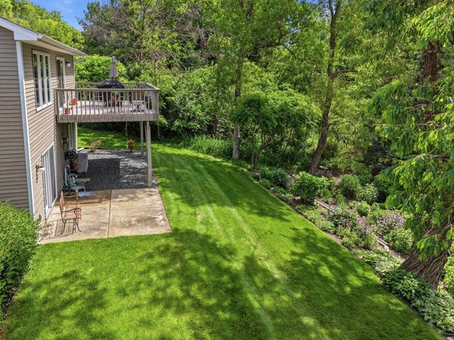 4166 Thornhill Lane, Vadnais Heights, MN 55127