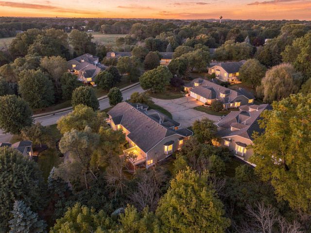 4166 Thornhill Lane, Vadnais Heights, MN 55127