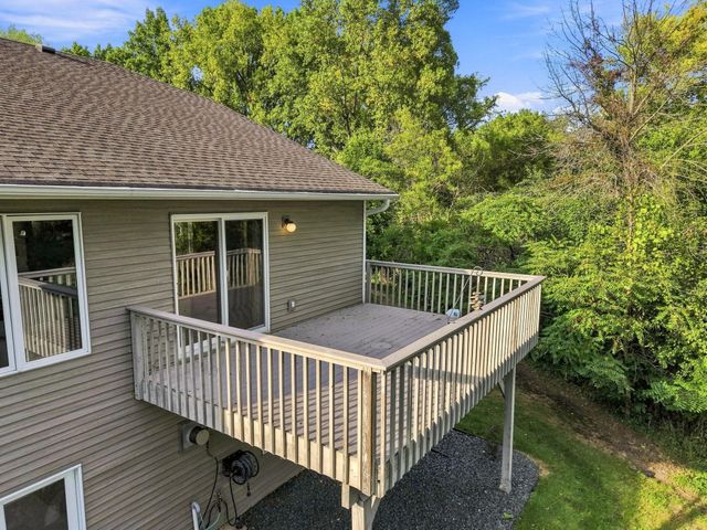 4166 Thornhill Lane, Vadnais Heights, MN 55127