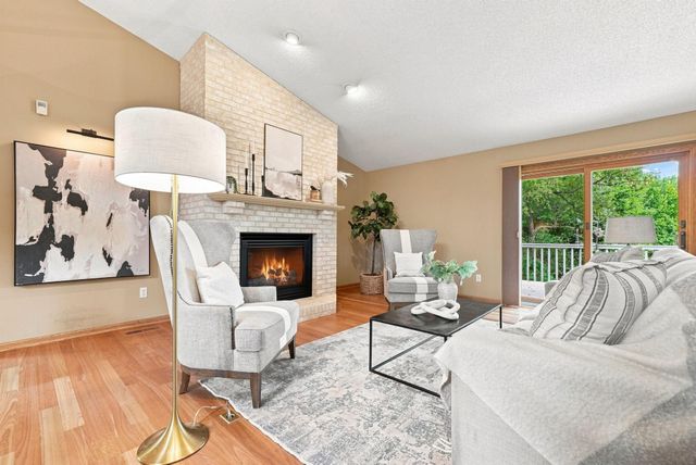 4166 Thornhill Lane, Vadnais Heights, MN 55127