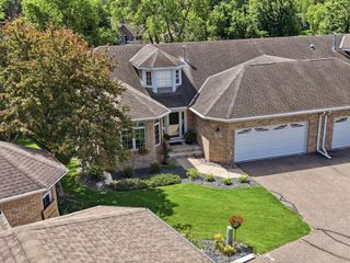 4166 Thornhill Lane, Vadnais Heights, MN 55127