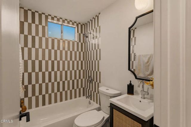 2238 S Cochran Avenue, Los Angeles, CA 90016