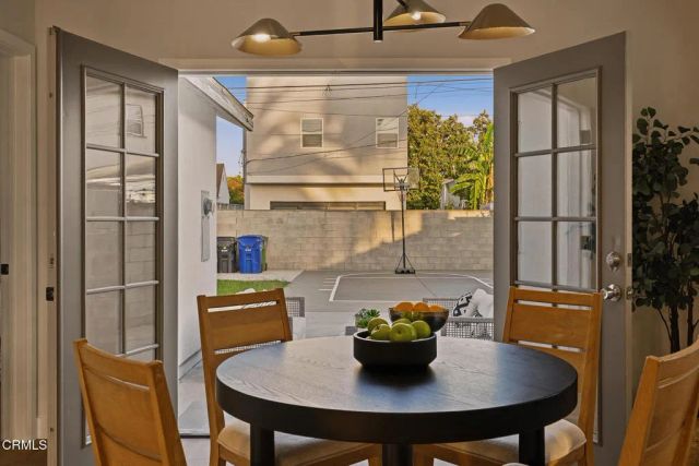 2238 S Cochran Avenue, Los Angeles, CA 90016