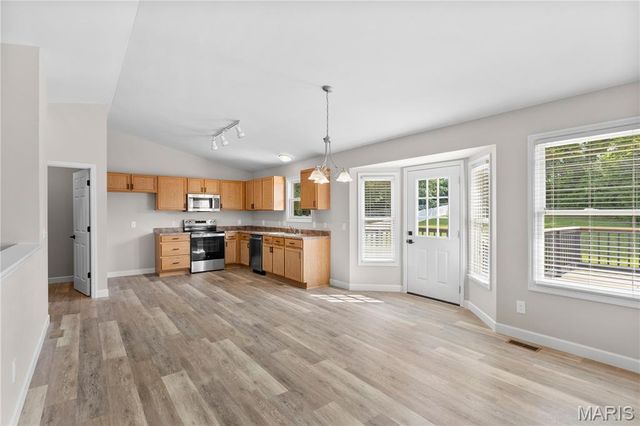 233 Whitetail Crossing Drive, Troy, MO 63379