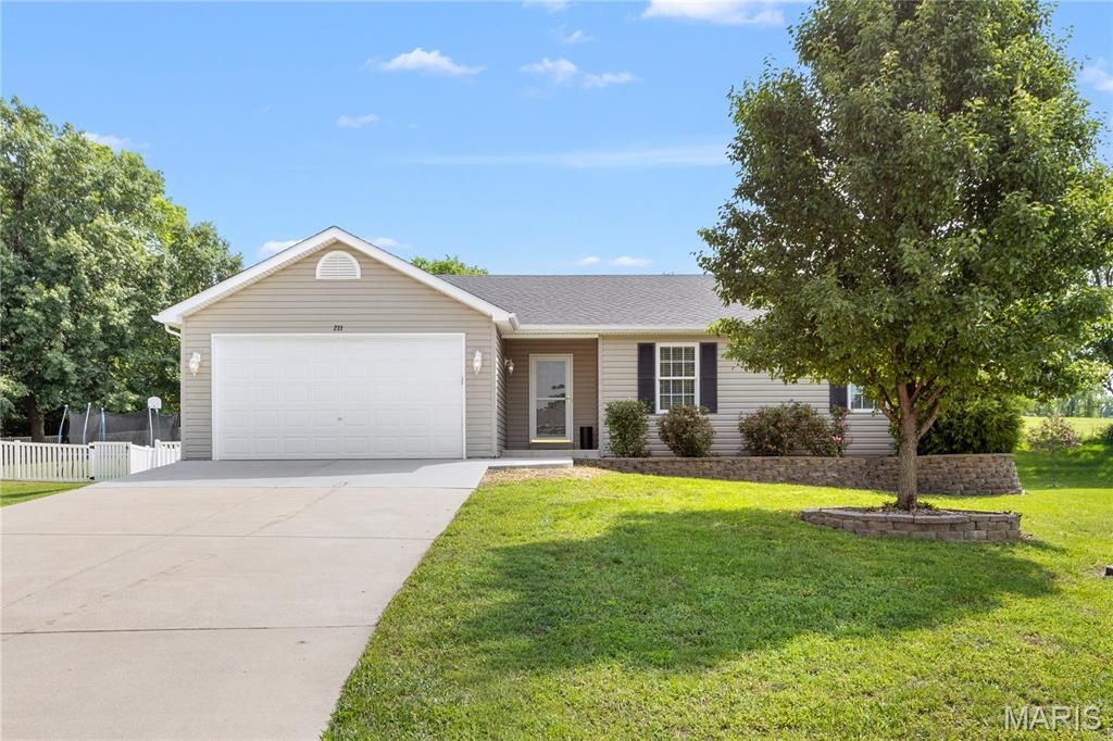 233 Whitetail Crossing Drive, Troy, MO 63379