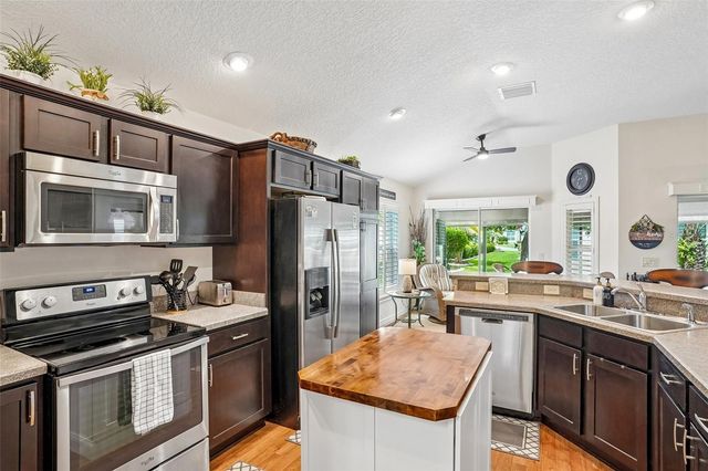 857 ENISGROVE WAY, The Villages, FL 32163