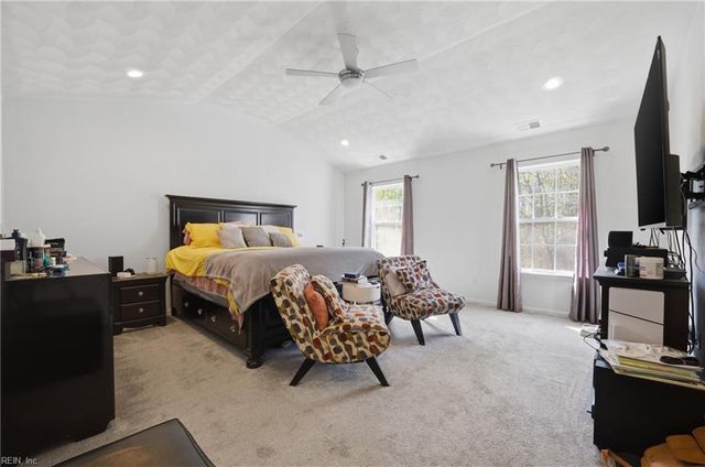 2562 Golden Maple DR, Suffolk, VA 23434