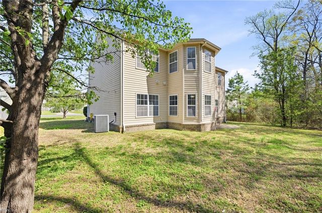 2562 Golden Maple DR, Suffolk, VA 23434