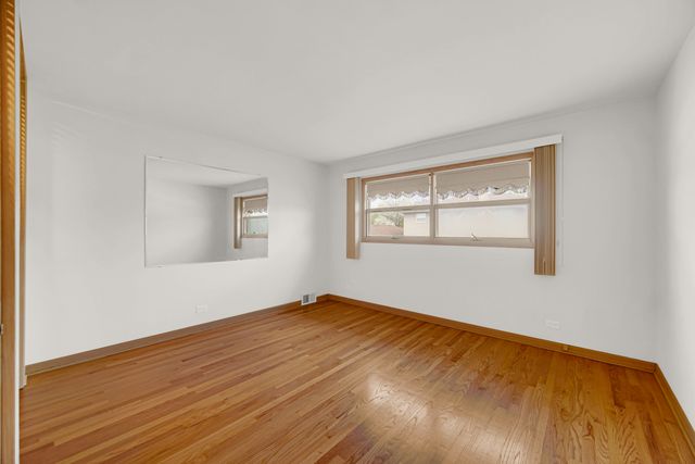 10916 Kingston Street, Westchester, IL 60154