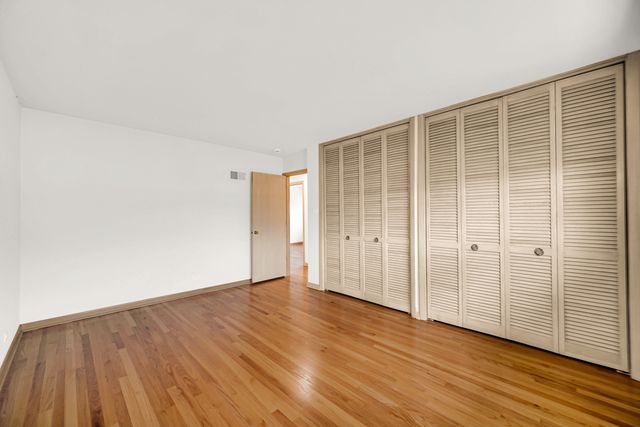 10916 Kingston Street, Westchester, IL 60154