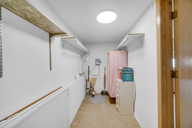 10916 Kingston Street, Westchester, IL 60154