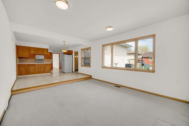 10916 Kingston Street, Westchester, IL 60154