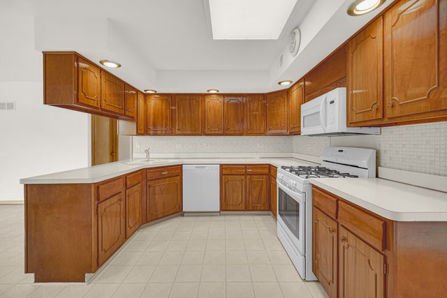 10916 Kingston Street, Westchester, IL 60154