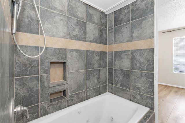 12900 Walden Road 513, Montgomery, TX 77356