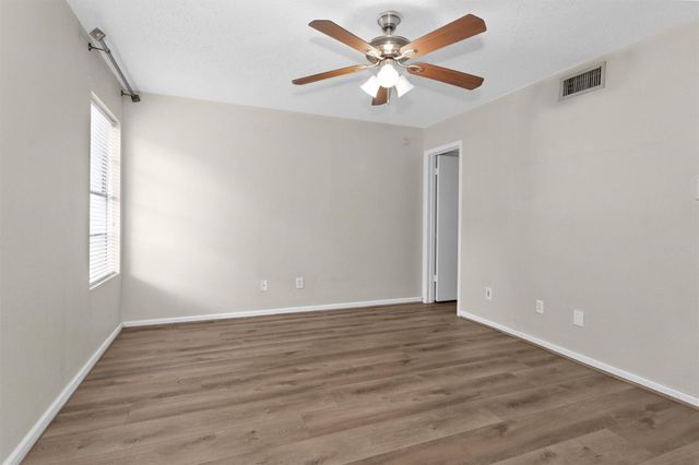 12900 Walden Road 513, Montgomery, TX 77356