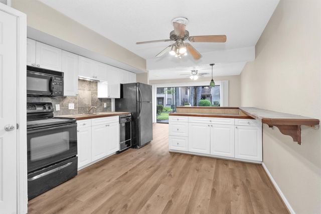 12900 Walden Road 513, Montgomery, TX 77356
