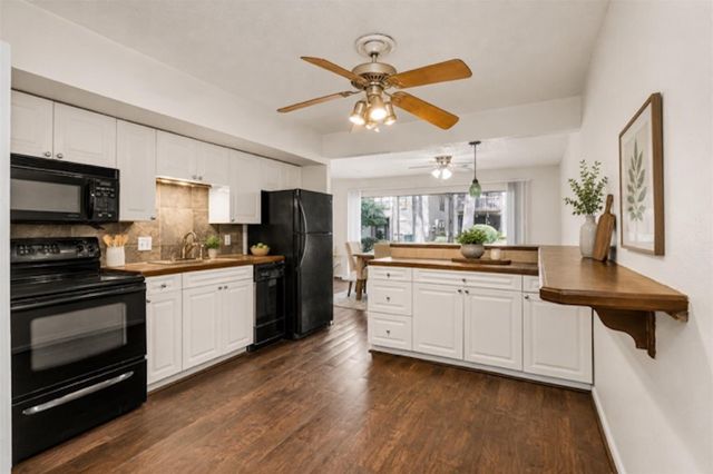 12900 Walden Road 513, Montgomery, TX 77356