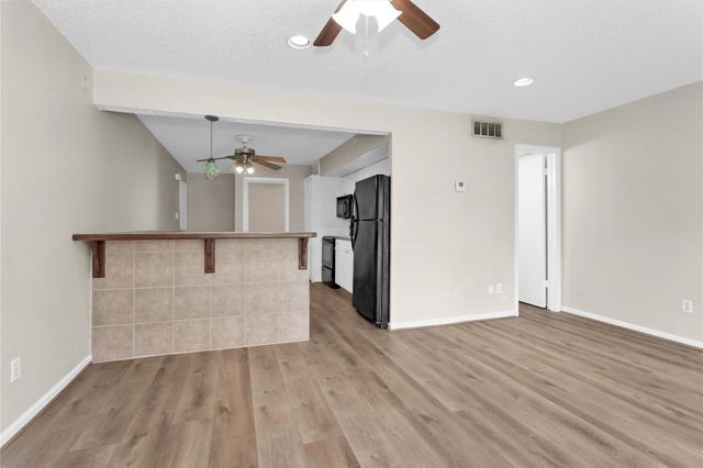 12900 Walden Road 513, Montgomery, TX 77356