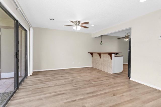 12900 Walden Road 513, Montgomery, TX 77356