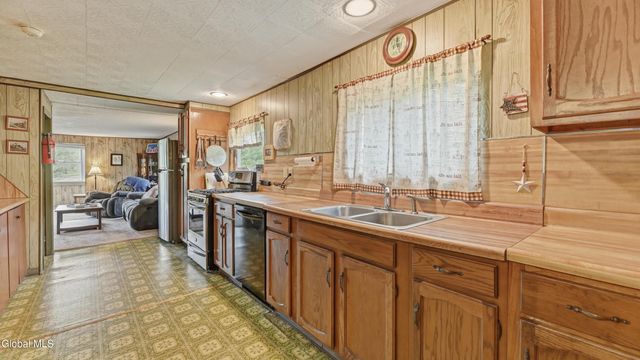 115 May Avenue, Caroga Lake, NY 12032