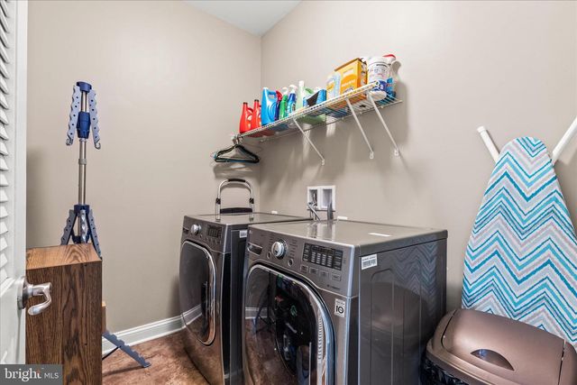 1265 ELDERSLIE LN, York, PA 17403