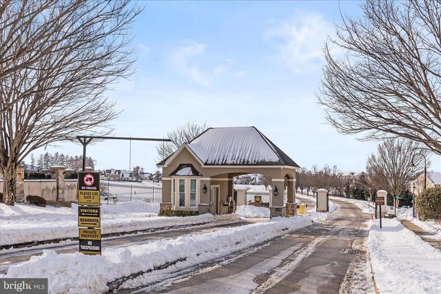 1265 ELDERSLIE LN, York, PA 17403