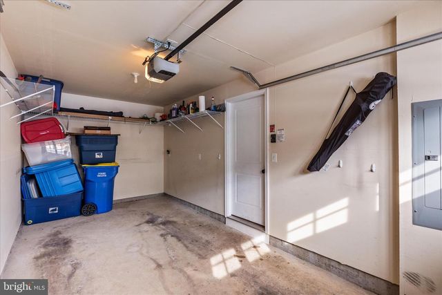 1265 ELDERSLIE LN, York, PA 17403