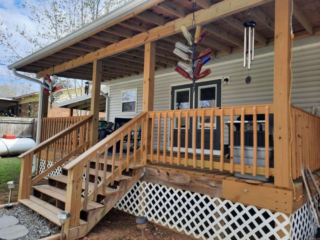 305 Stone Avenue, Mountain View, AR 72560