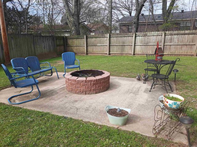 305 Stone Avenue, Mountain View, AR 72560